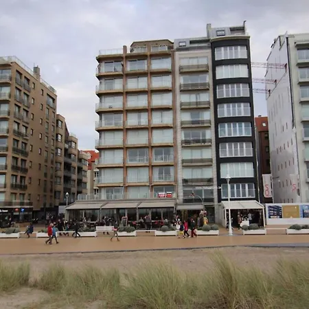 In With Stunning Sea Views, Cleaning Included Lägenhet Nieuwpoort