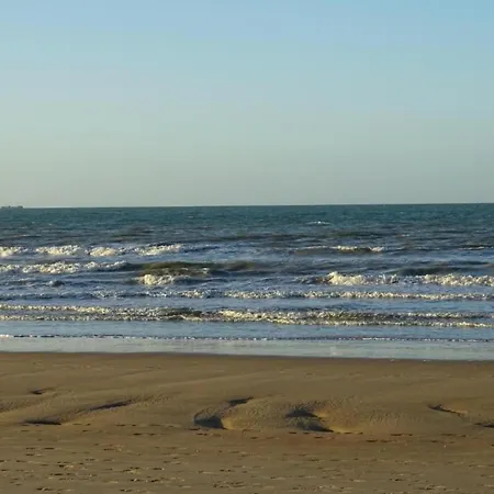 In With Stunning Sea Views, Cleaning Included Lägenhet *